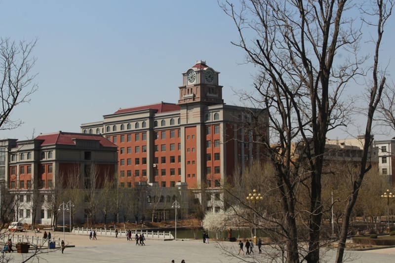 渤海大学