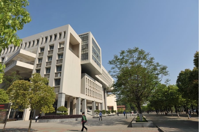 湖北工业大学
