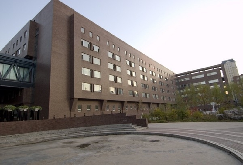 吉林艺术学院