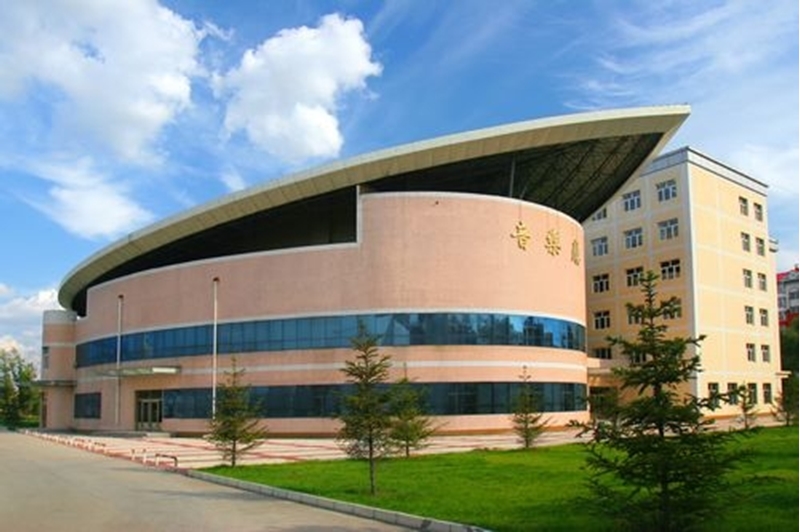 佳木斯大学