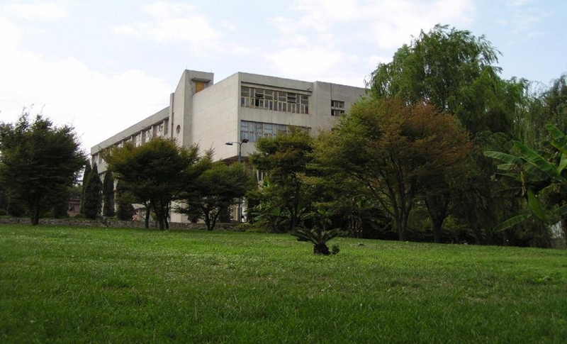 新中国成立后更名为"贵阳师范学院";1985年改名为"贵州师范大学",1996